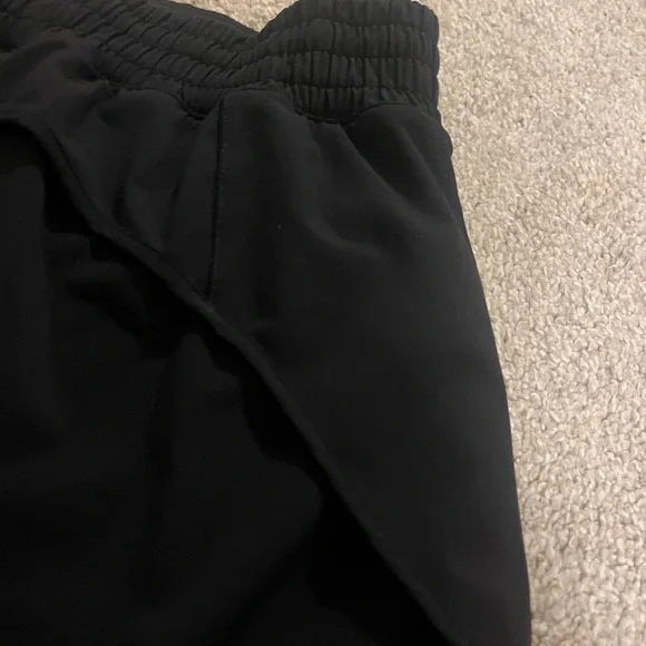 lululemon athletica Women's Black Skirt - Picture 3 of 8